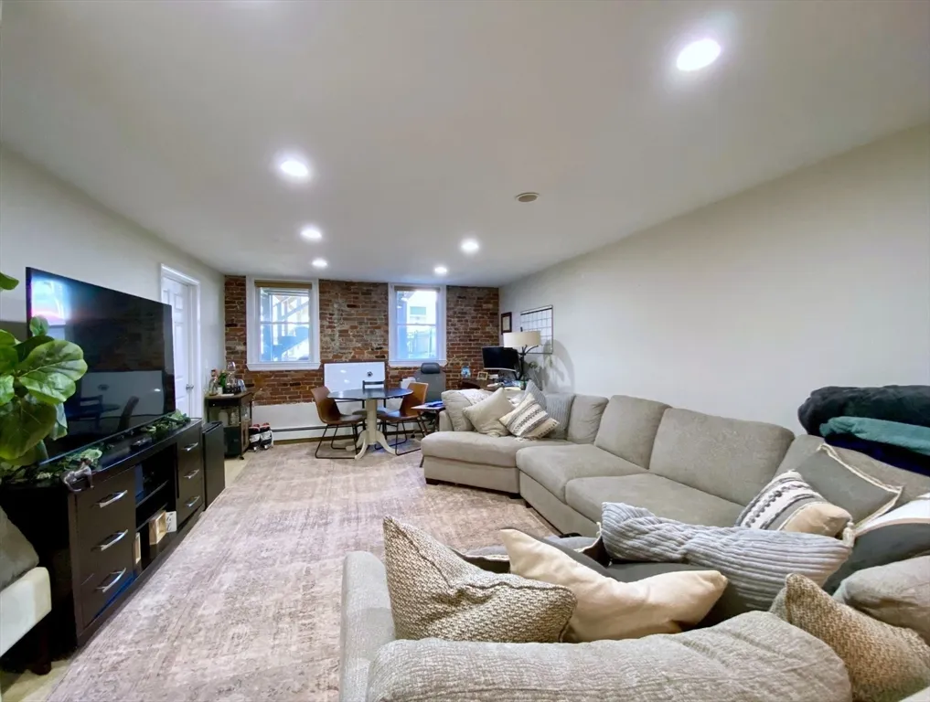 1 bed, 2 bath apartment for rent at 512 East 3rd St Unit 1, South Boston — photo 11 of 12