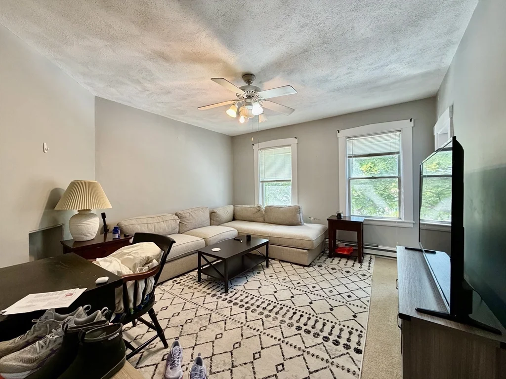 2 bed, 1 bath apartment for rent at 512 East 3rd St Unit 2, South Boston — photo 4 of 6