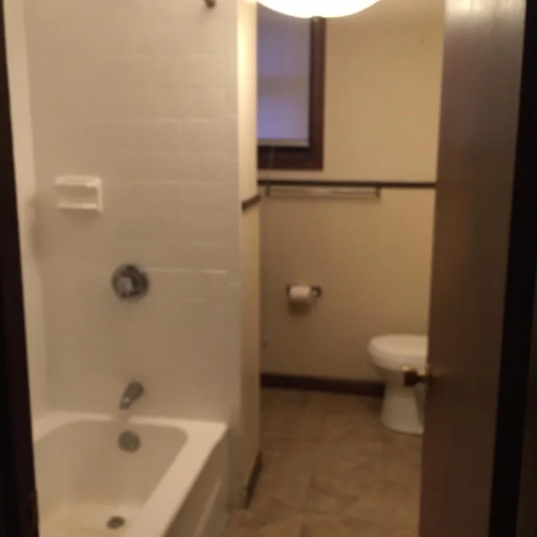 1 bed, 1 bath apartment for rent at 512 Pine St Unit 1 East, Fall River — photo 13 of 14