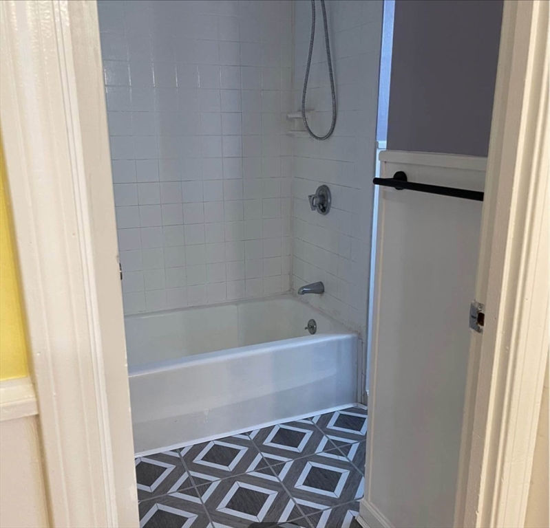 2 bed, 1 bath apartment for rent at 512 Pine St Unit 1 West, Fall River — photo 17 of 21