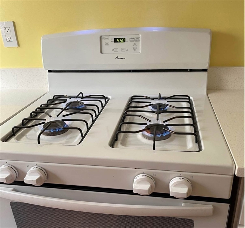2 bed, 1 bath apartment for rent at 512 Pine St Unit 1 West, Fall River — photo 14 of 21