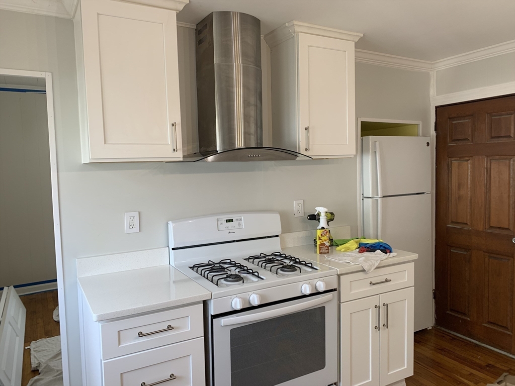 2 bed, 1 bath apartment for rent at 512 Pine St Unit 1 West, Fall River — photo 8 of 21