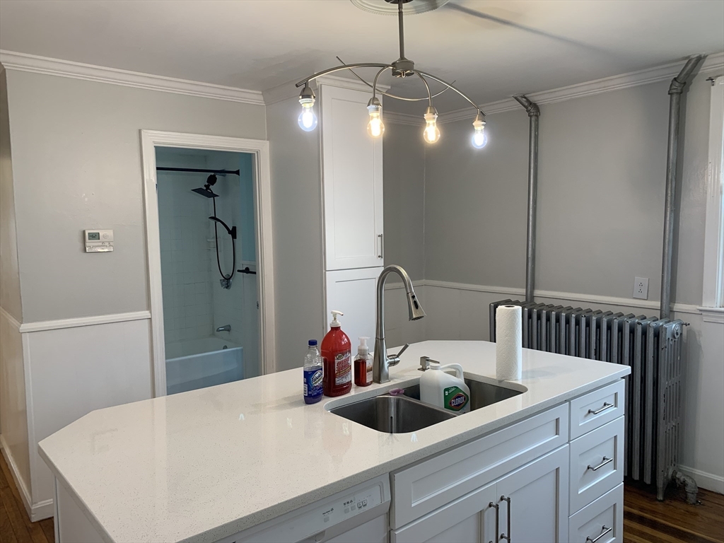 2 bed, 1 bath apartment for rent at 512 Pine St Unit 1 West, Fall River — photo 5 of 21