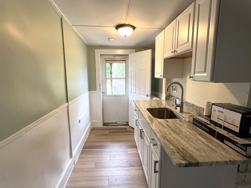2 bed, 1 bath apartment for rent at 513-517 Franklin St Unit 517, Melrose — photo 4 of 10