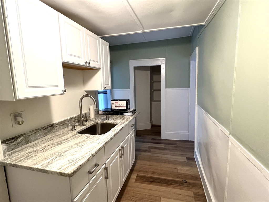 2 bed, 1 bath apartment for rent at 513-517 Franklin St Unit 517, Melrose — photo 3 of 10