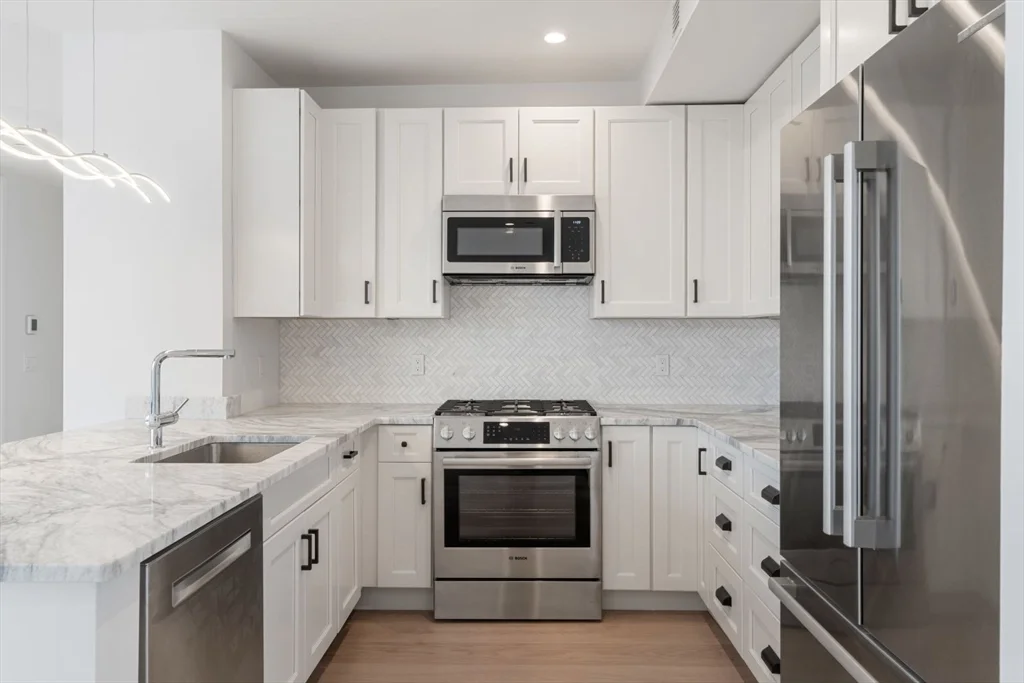 2 bed, 2 bath apartment for rent at 515-519 East 2nd Unit 201, South Boston