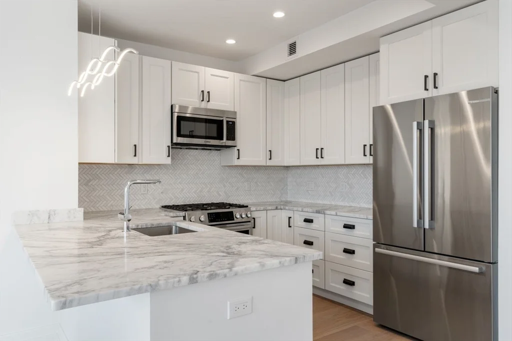 2 bed, 2 bath apartment for rent at 515-519 East 2nd Unit 201, South Boston — photo 5 of 28