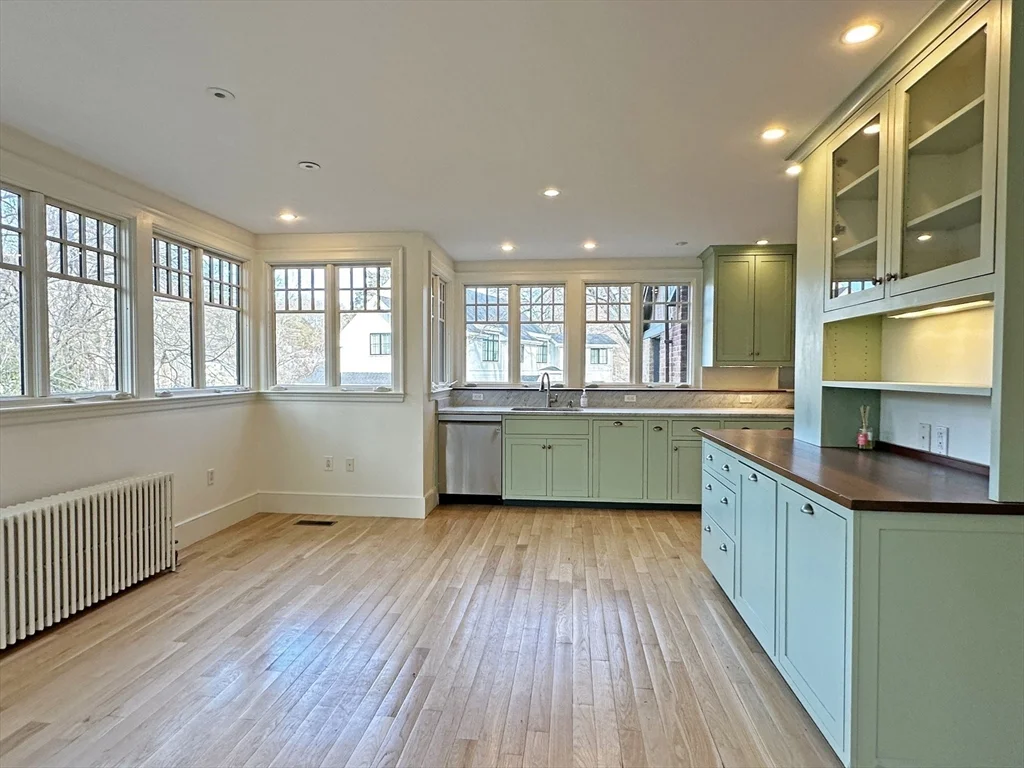 5 bed, 4+ bath apartment for rent at 515 Beacon St, Chestnut Hill — photo 6 of 31