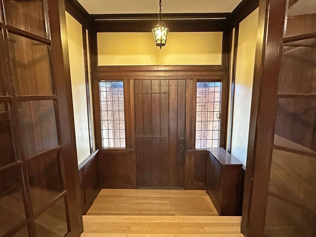 5 bed, 4+ bath apartment for rent at 515 Beacon St, Chestnut Hill — photo 3 of 31