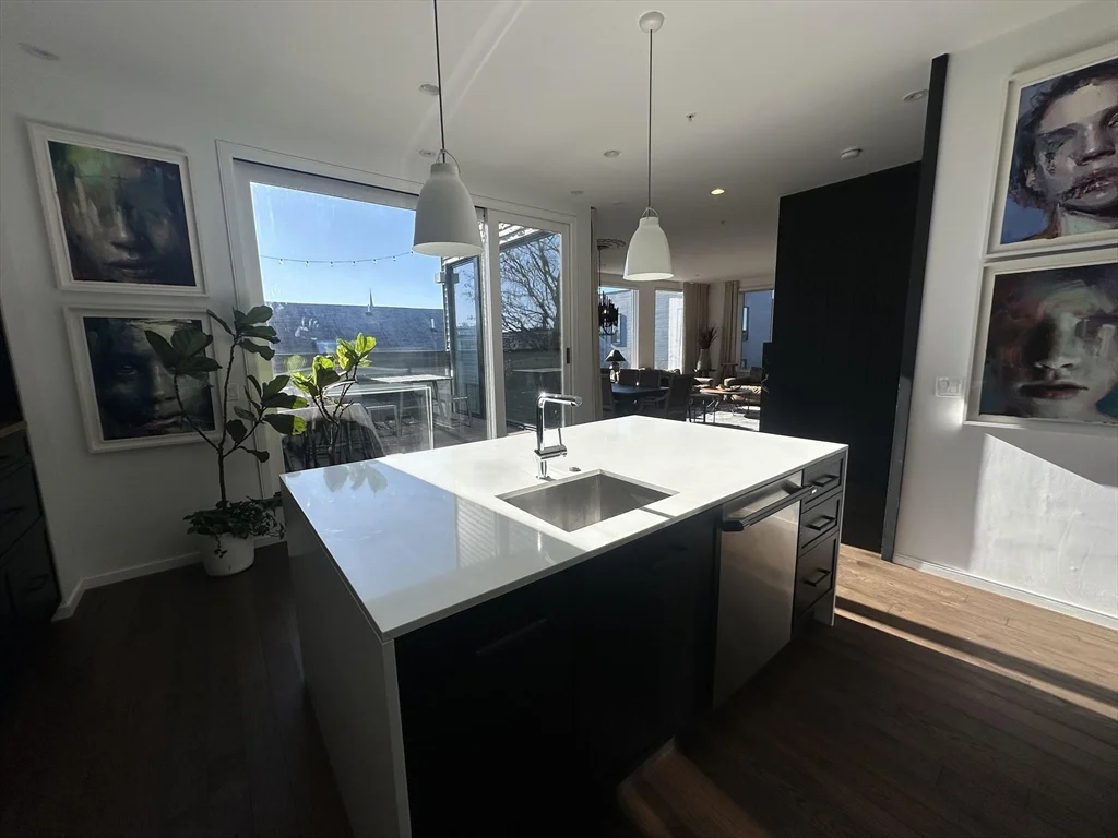 2 bed, 2 bath apartment for rent at 515 East 1st St Unit 8, South Boston — photo 4 of 20