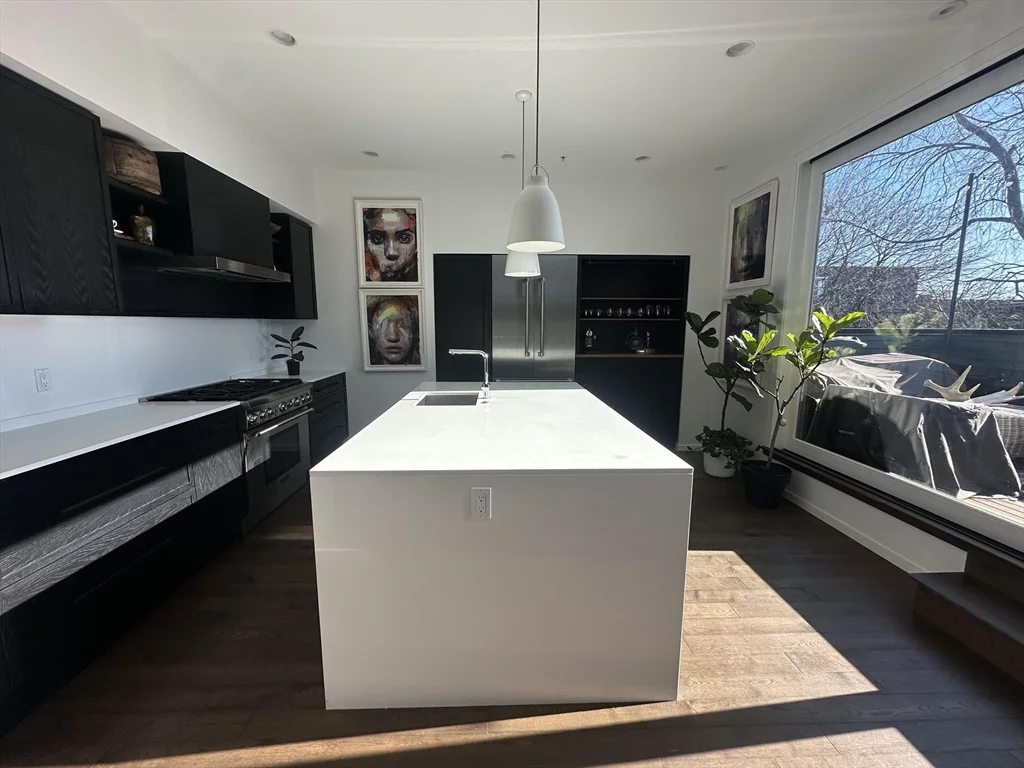 2 bed, 2 bath apartment for rent at 515 East 1st St Unit 8, South Boston — photo 3 of 20