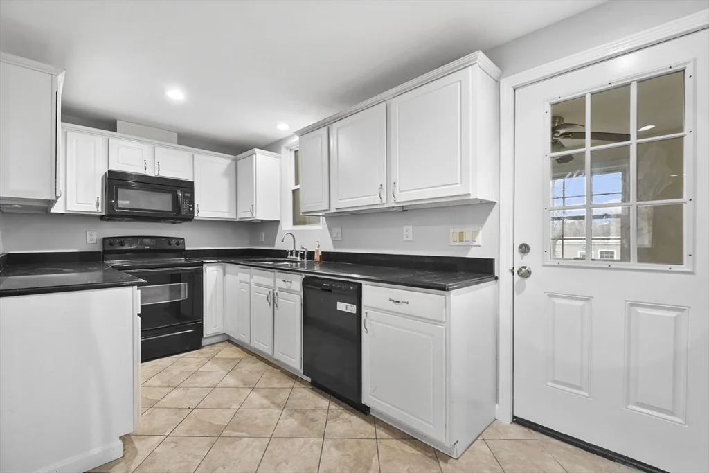 3 bed, 2 bath apartment for rent at 515 Winthrop St Unit 1, Rehoboth — photo 19 of 21
