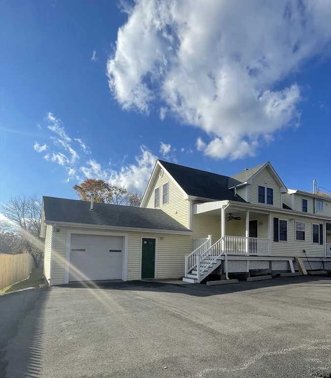 3 bed, 2 bath apartment for rent at 515 Winthrop St Unit 1, Rehoboth — photo 1 of 21