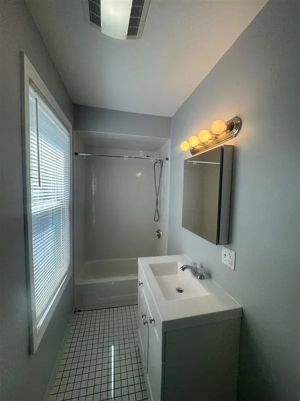 1 bed, 1 bath apartment for rent at 516R Somerville Ave Unit SF, Ward Two — photo 8 of 18