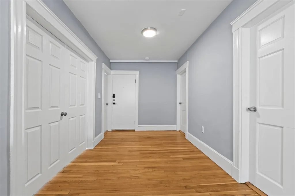 4 bed, 2 bath apartment for rent at 516 Washington Unit 2, Brighton — photo 12 of 14