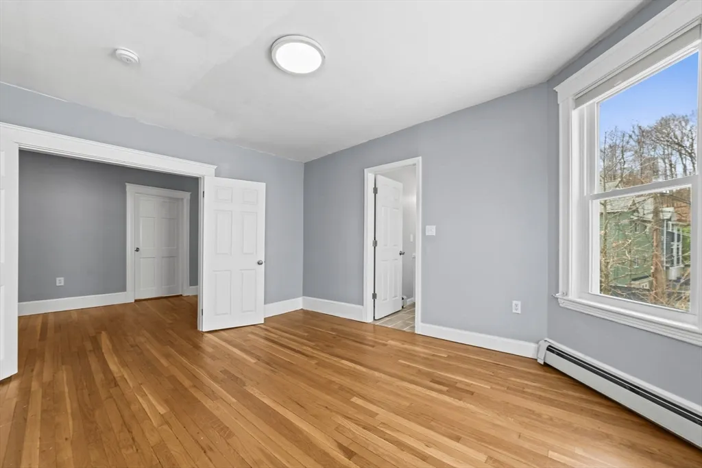 4 bed, 2 bath apartment for rent at 516 Washington Unit 2, Brighton — photo 9 of 14