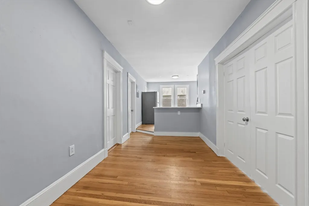 4 bed, 2 bath apartment for rent at 516 Washington Unit 2, Brighton — photo 11 of 14