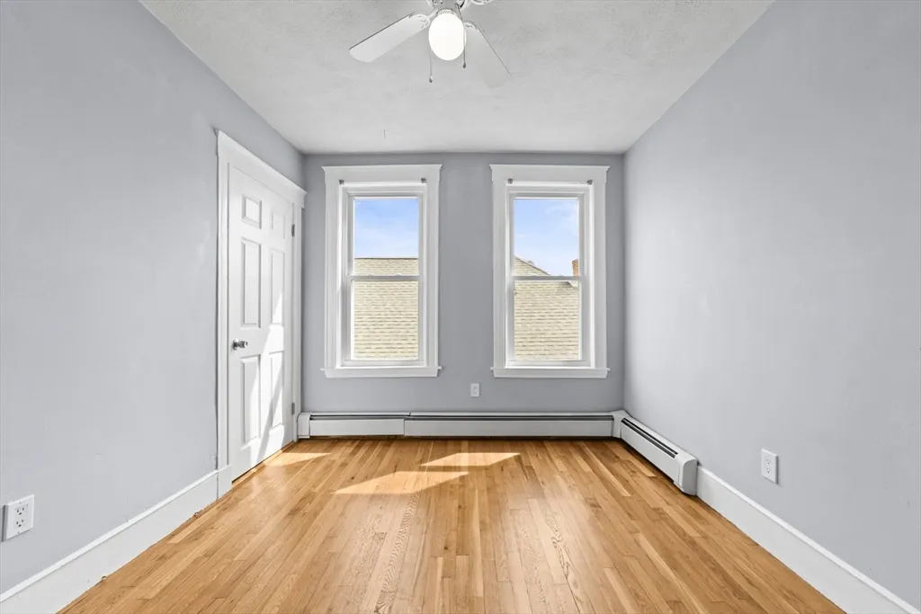 3 bed, 2 bath apartment for rent at 516 Washington Unit 3, Brighton — photo 6 of 17