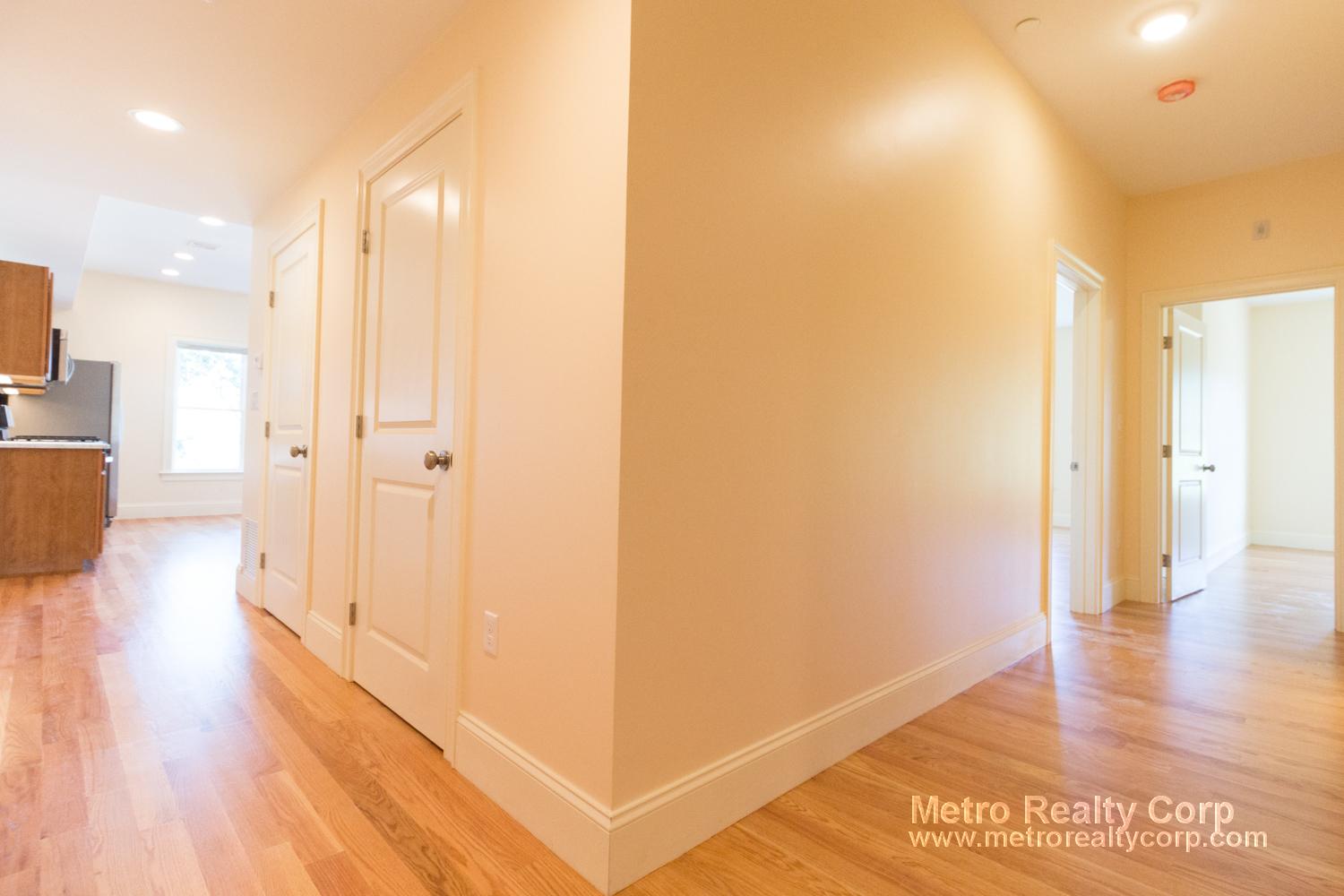 2 bed, 2 bath apartment for rent at 5165 Washington St Unit 1, West Roxbury — photo 6 of 21