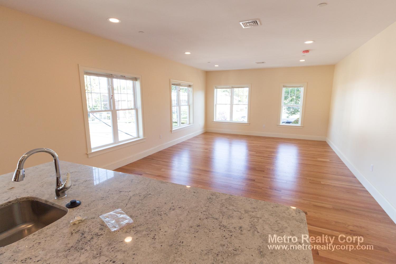 2 bed, 2 bath apartment for rent at 5165 Washington St Unit 1, West Roxbury — photo 5 of 21