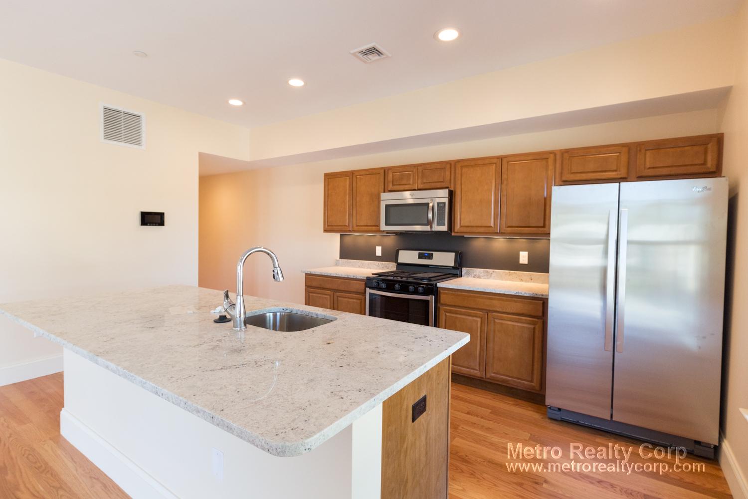 2 bed, 2 bath apartment for rent at 5165 Washington St Unit 1, West Roxbury — photo 4 of 21