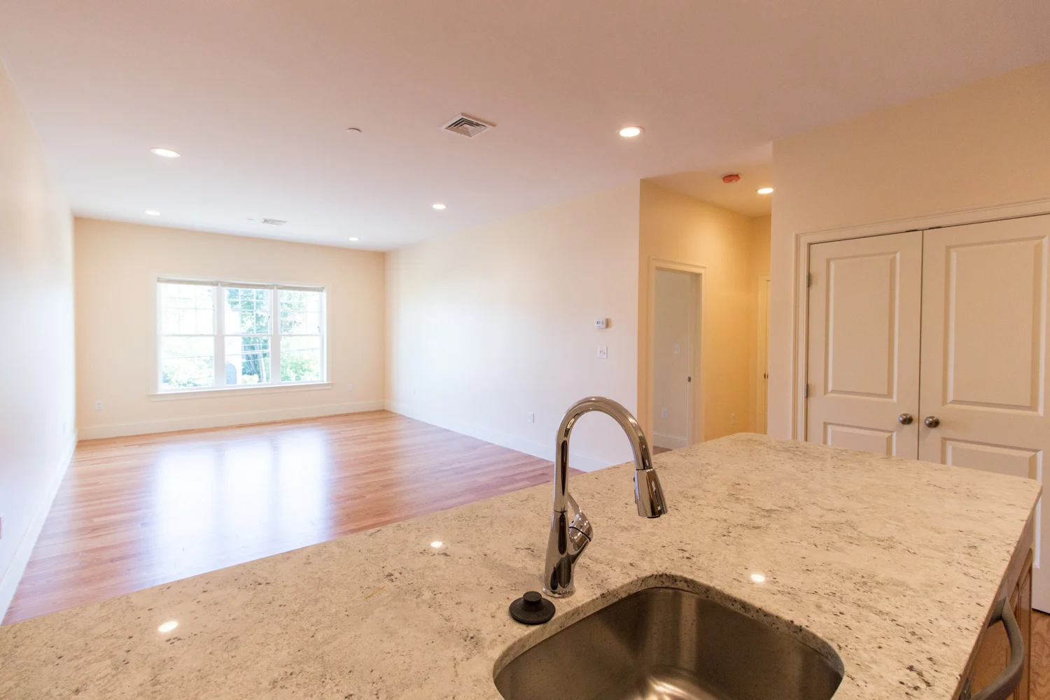2 bed, 2 bath apartment for rent at 5165 Washington St Unit 12, West Roxbury — photo 4 of 16
