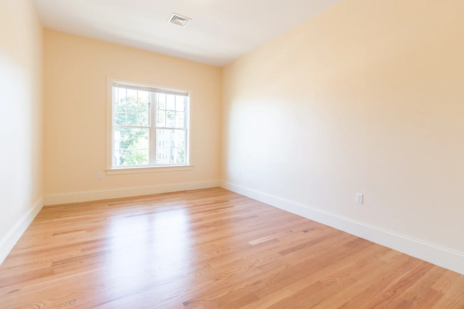 2 bed, 2 bath apartment for rent at 5165 Washington St Unit 12, West Roxbury — photo 13 of 16