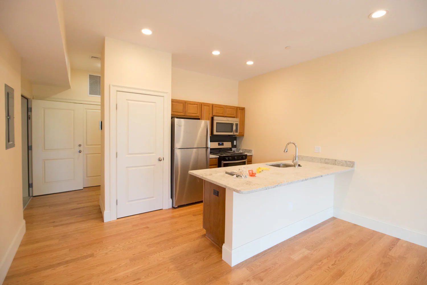 1 bed, 1 bath apartment for rent at 5165 Washington St Unit 13, West Roxbury — photo 2 of 13
