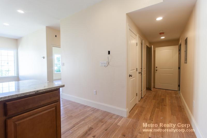 2 bed, 2 bath apartment for rent at 5165 Washington St Unit 17, West Roxbury — photo 6 of 17