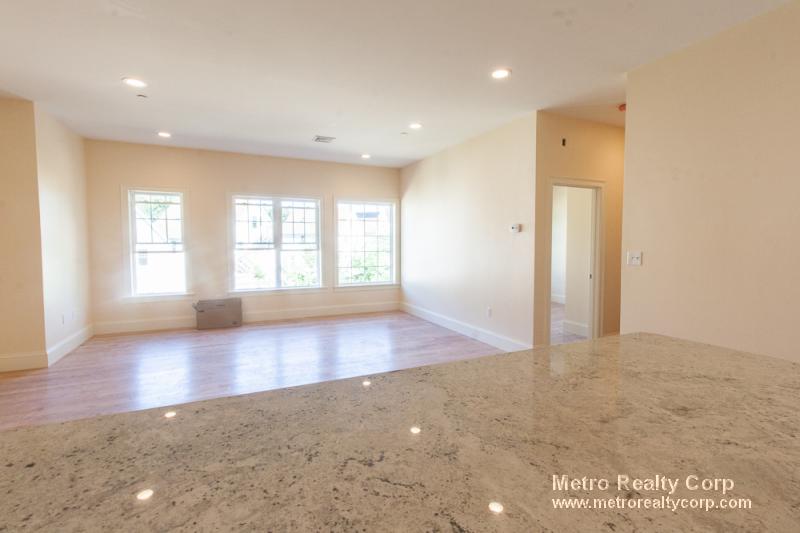2 bed, 2 bath apartment for rent at 5165 Washington St Unit 17, West Roxbury — photo 5 of 17