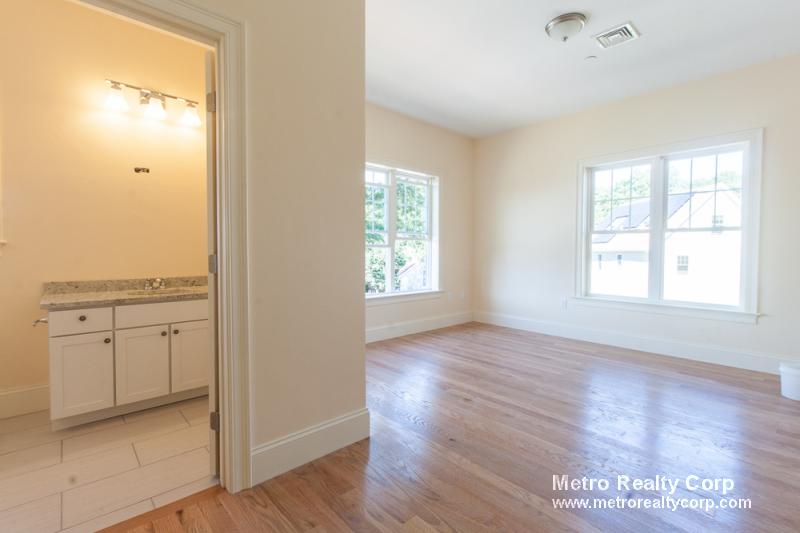 2 bed, 2 bath apartment for rent at 5165 Washington St Unit 17, West Roxbury — photo 7 of 17