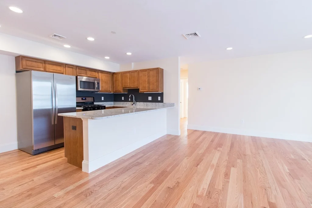 2 bed, 2 bath apartment for rent at 5165 Washington Unit 7, West Roxbury — photo 15 of 25