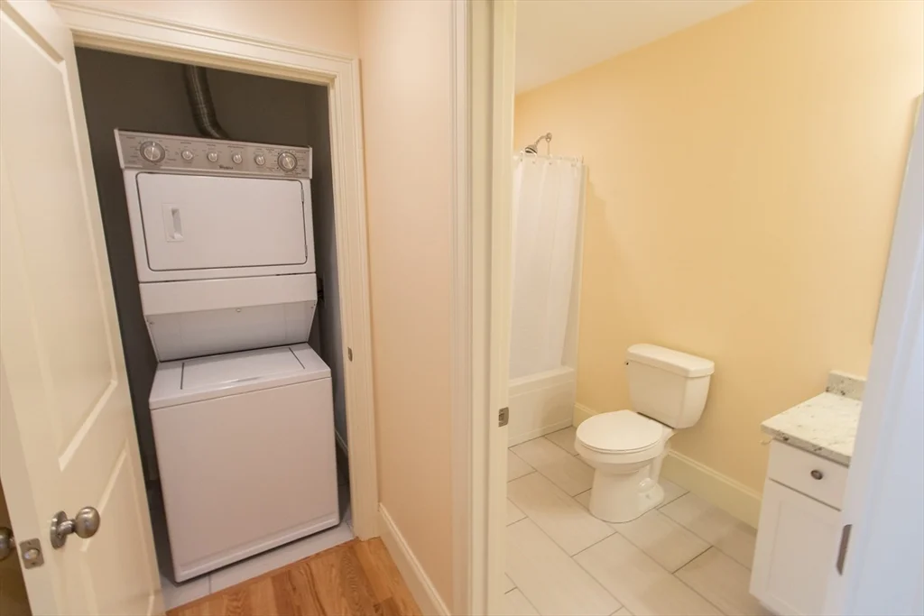2 bed, 2 bath apartment for rent at 5165 Washington Unit 7, West Roxbury — photo 23 of 25