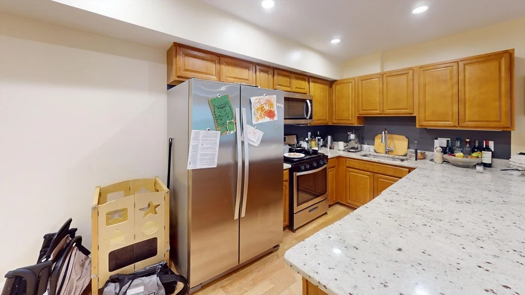 2 bed, 2 bath apartment for rent at 5165 Washington Unit 7, West Roxbury — photo 8 of 25