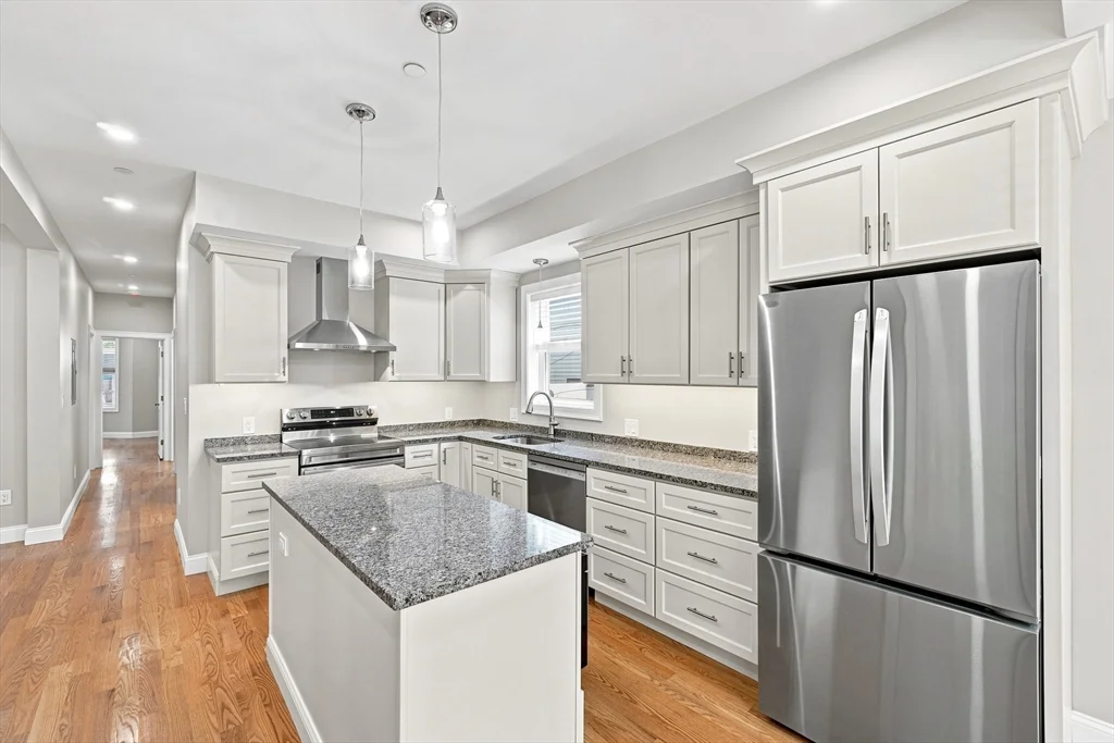 2 bed, 1 bath apartment for rent at 517 E 3rd Unit 1, South Boston — photo 4 of 21