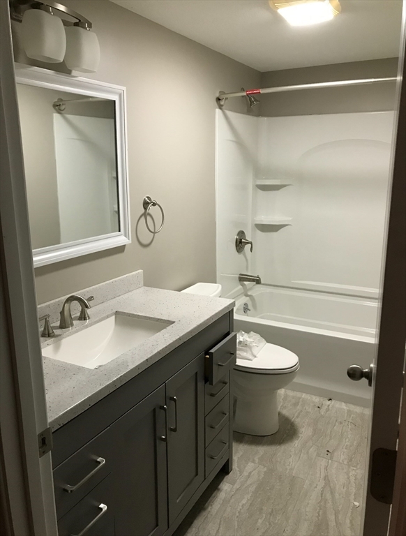 2 bed, 1 bath apartment for rent at 517 Mckinstry Ave Unit 2, Chicopee — photo 4 of 9