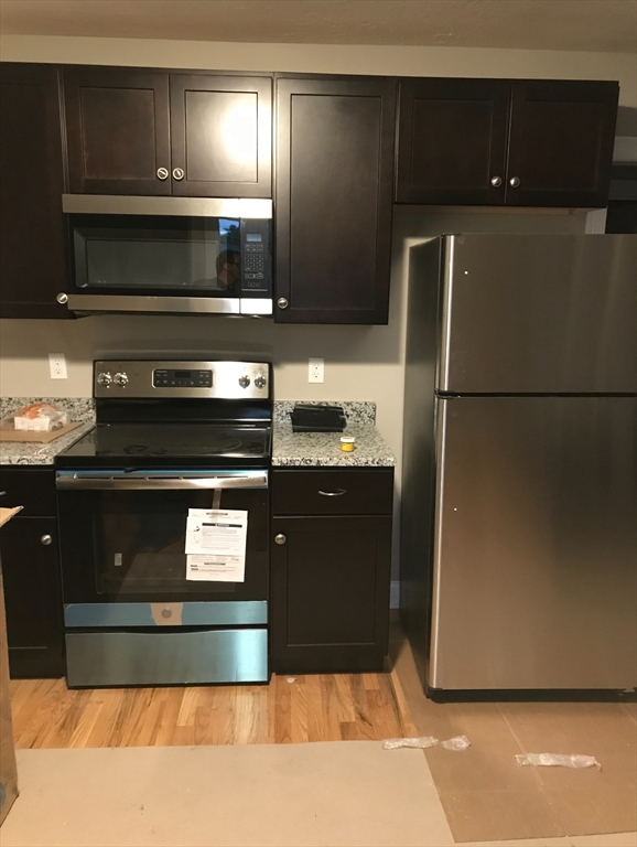 2 bed, 1 bath apartment for rent at 517 Mckinstry Ave Unit 2, Chicopee — photo 3 of 9