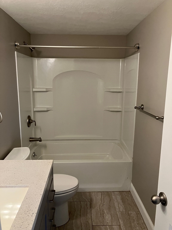 2 bed, 1 bath apartment for rent at 517 Mckinstry Ave Unit 2, Chicopee — photo 5 of 9