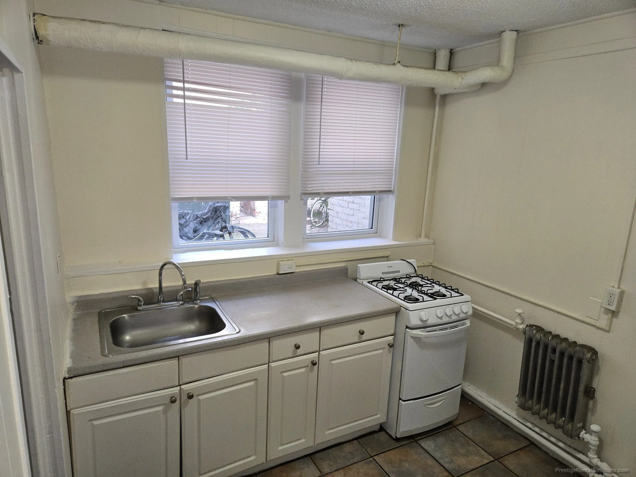2 bed, 1 bath apartment for rent at 518 Cambridge St Unit 1, Allston — photo 6 of 9