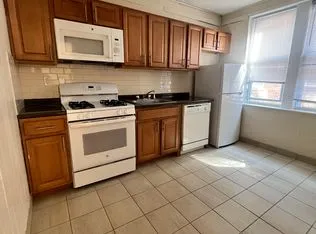 1 bed, 1 bath apartment for rent at 518 Cambridge St Unit 3B, Allston — photo 2 of 4