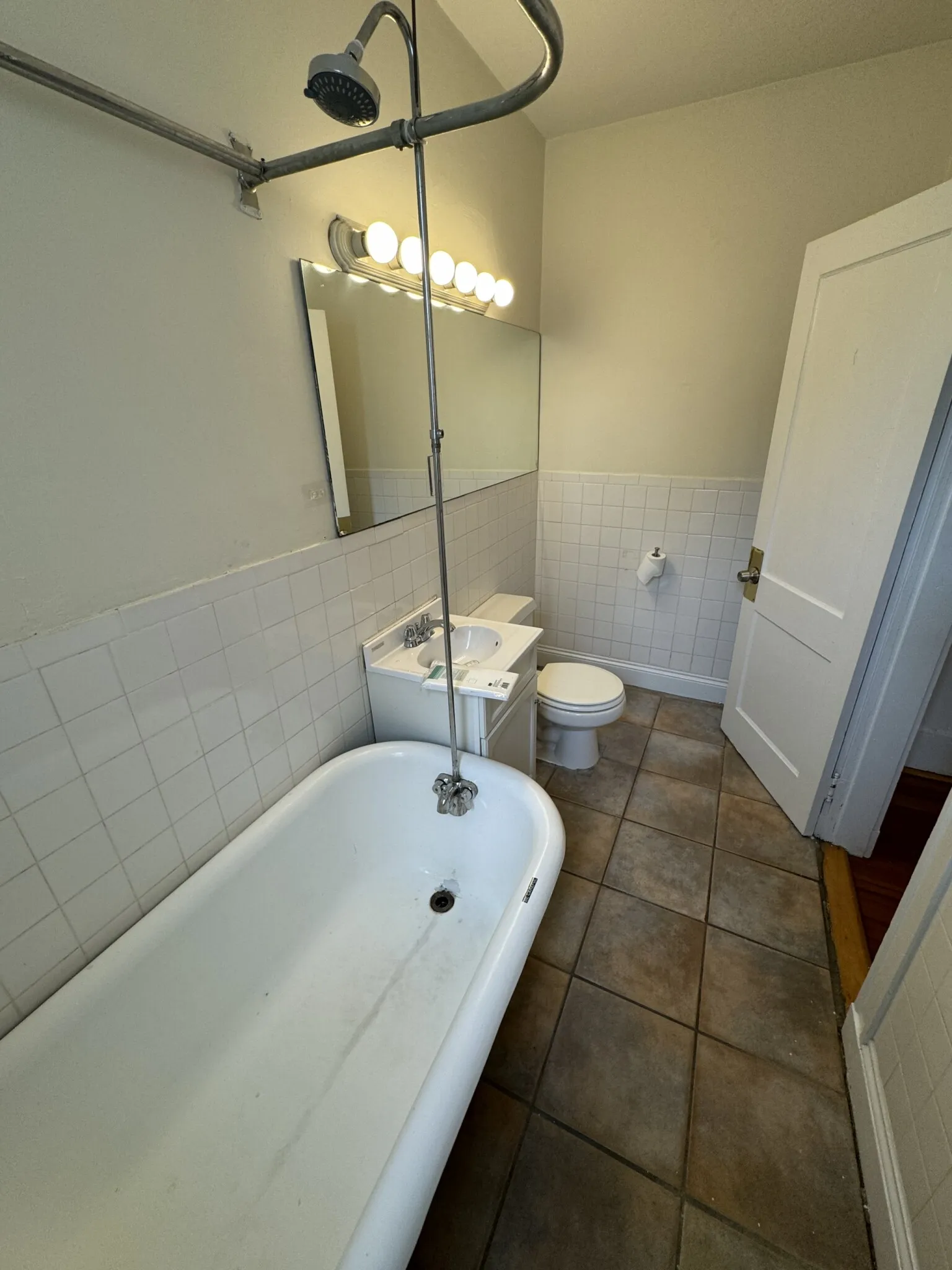 1 bed, 1 bath apartment for rent at 518 Cambridge St Unit 7A, Allston — photo 5 of 9