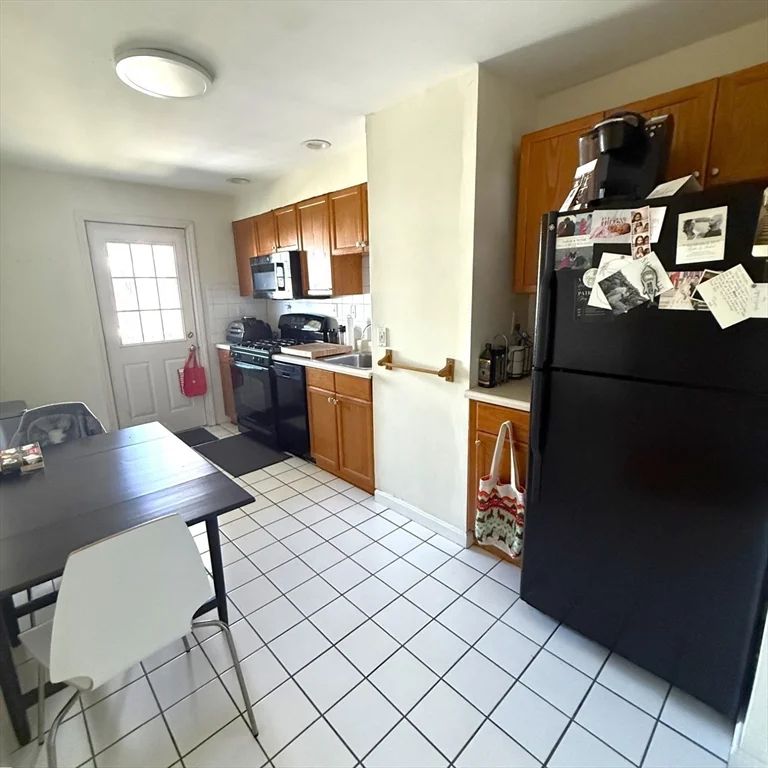 1 bed, 1 bath apartment for rent at 518 East 3rd Unit 1, South Boston