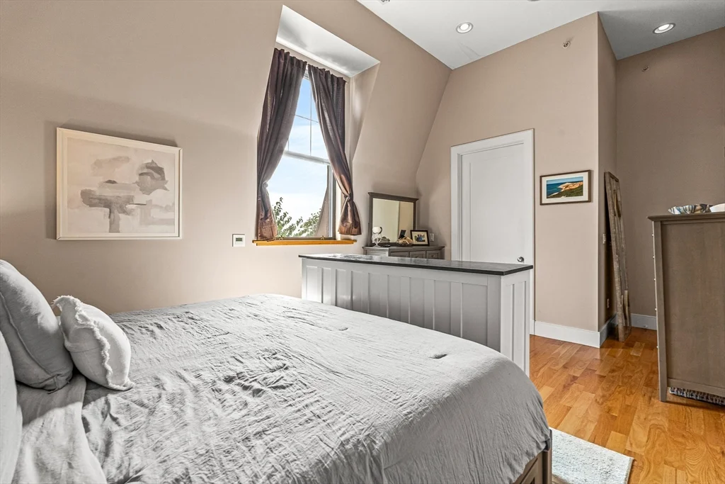 2 bed, 2 bath apartment for rent at 518 East 6th St Unit 8, South Boston — photo 16 of 30