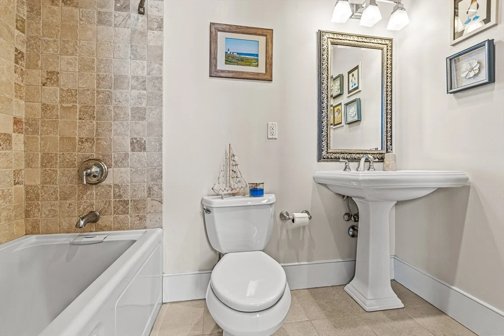 2 bed, 2 bath apartment for rent at 518 East 6th St Unit 8, South Boston — photo 23 of 30