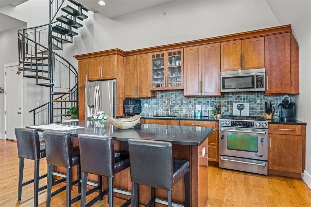 2 bed, 2 bath apartment for rent at 518 East 6th St Unit 8, South Boston — photo 8 of 30