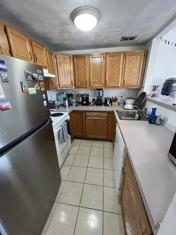 2 bed, 1 bath apartment for rent at 518 Massachusetts Ave Unit 5, South End — photo 8 of 14