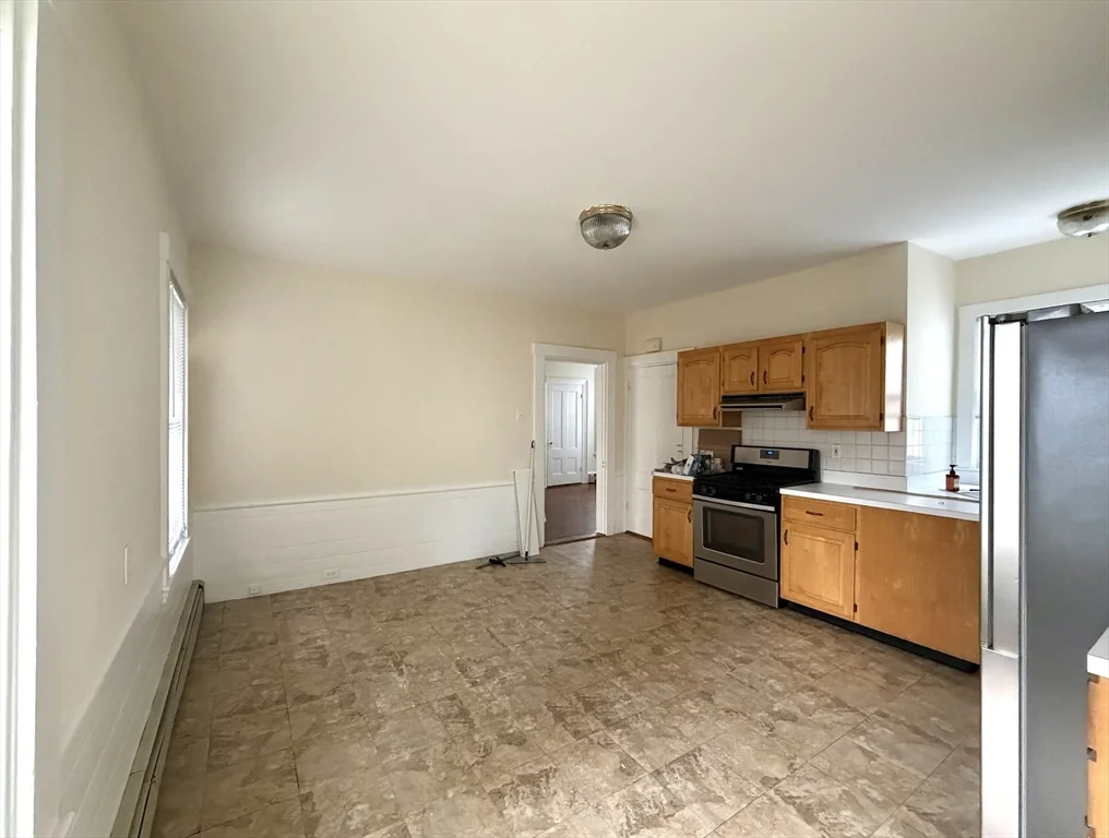 2 bed, 1 bath apartment for rent at 518 Watertertown St Unit 1, Newton — photo 2 of 8
