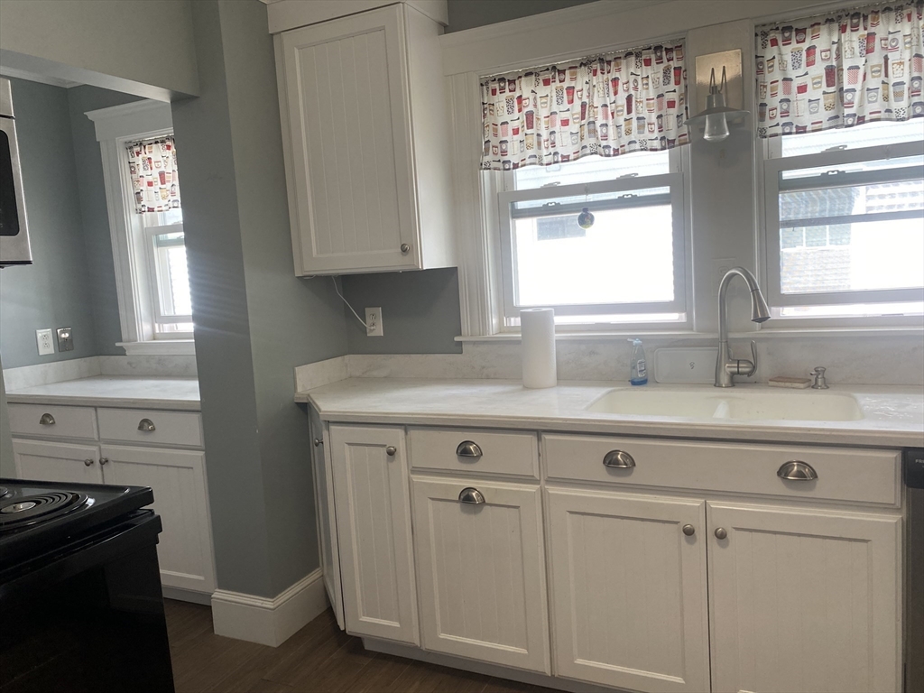 2 bed, 1 bath apartment for rent at 519 Belmont St Unit 1, Belmont — photo 5 of 37