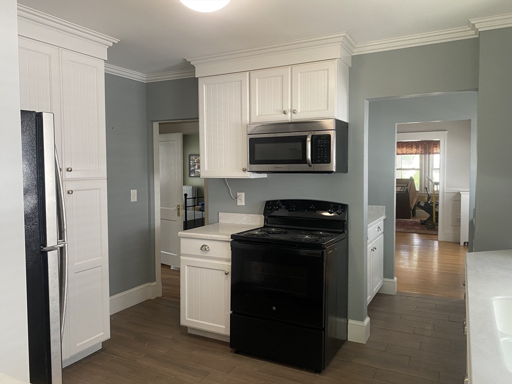 2 bed, 1 bath apartment for rent at 519 Belmont St Unit 1, Belmont — photo 9 of 37