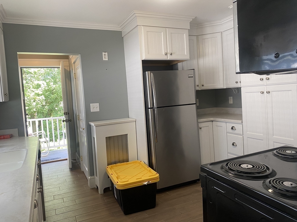 2 bed, 1 bath apartment for rent at 519 Belmont St Unit 1, Belmont — photo 7 of 37